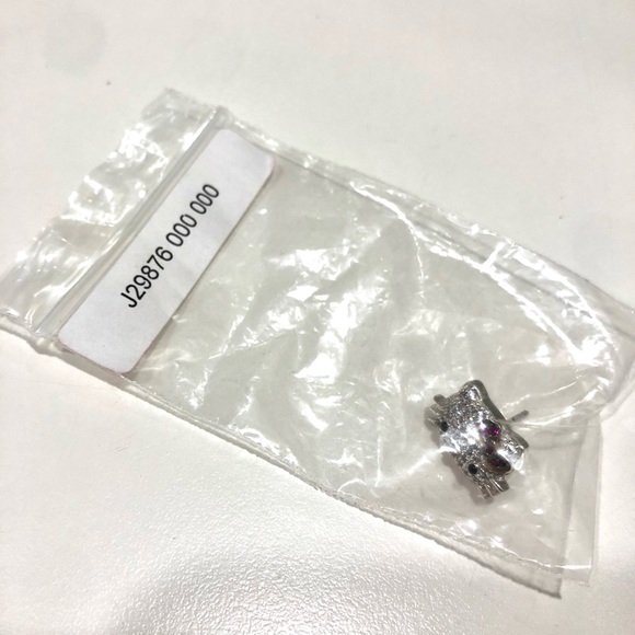 ‼️SOLD‼️NWOT Sanrio Hello Kitty Diamonique Sterling Silver Stud Earrings - Picture 4 of 6